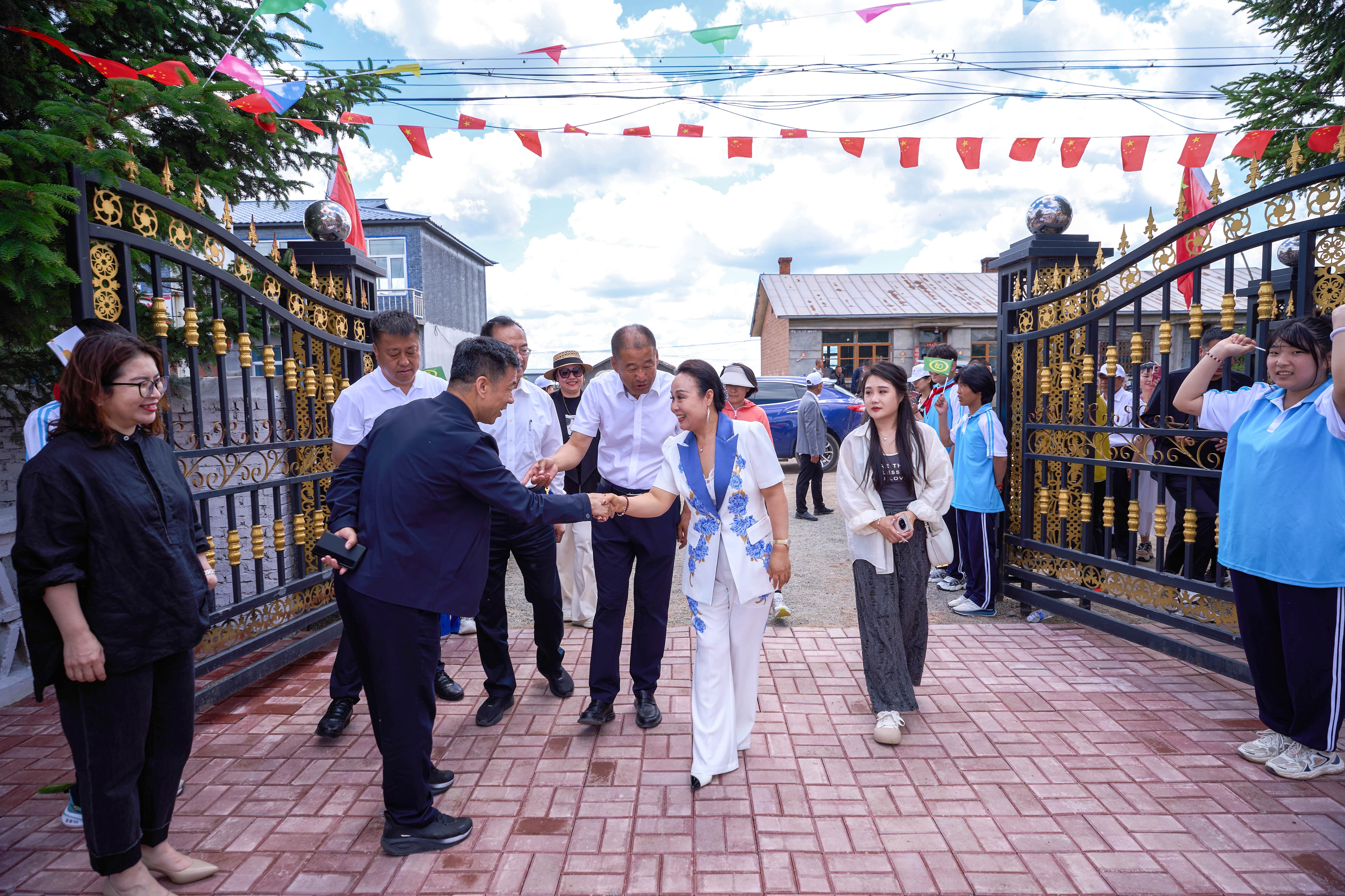 第254所 黑龙江巴彦县黑山镇民乐村九游在线-九游在线（中国）
侯玉霞学校