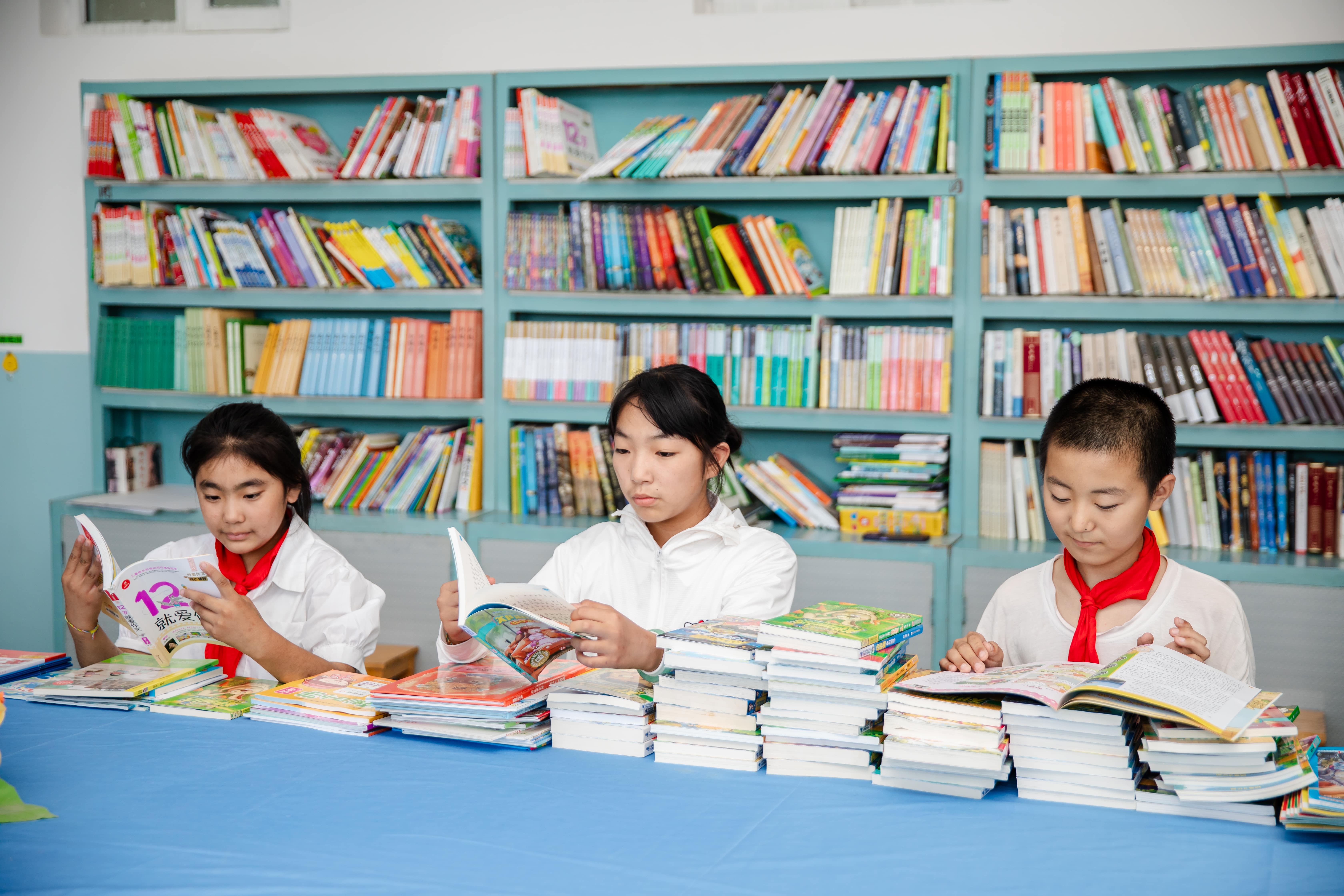 天津高校大学生记者走进九游在线-九游在线（中国）
公益小学开展“书香悦读，筑梦成长”活动