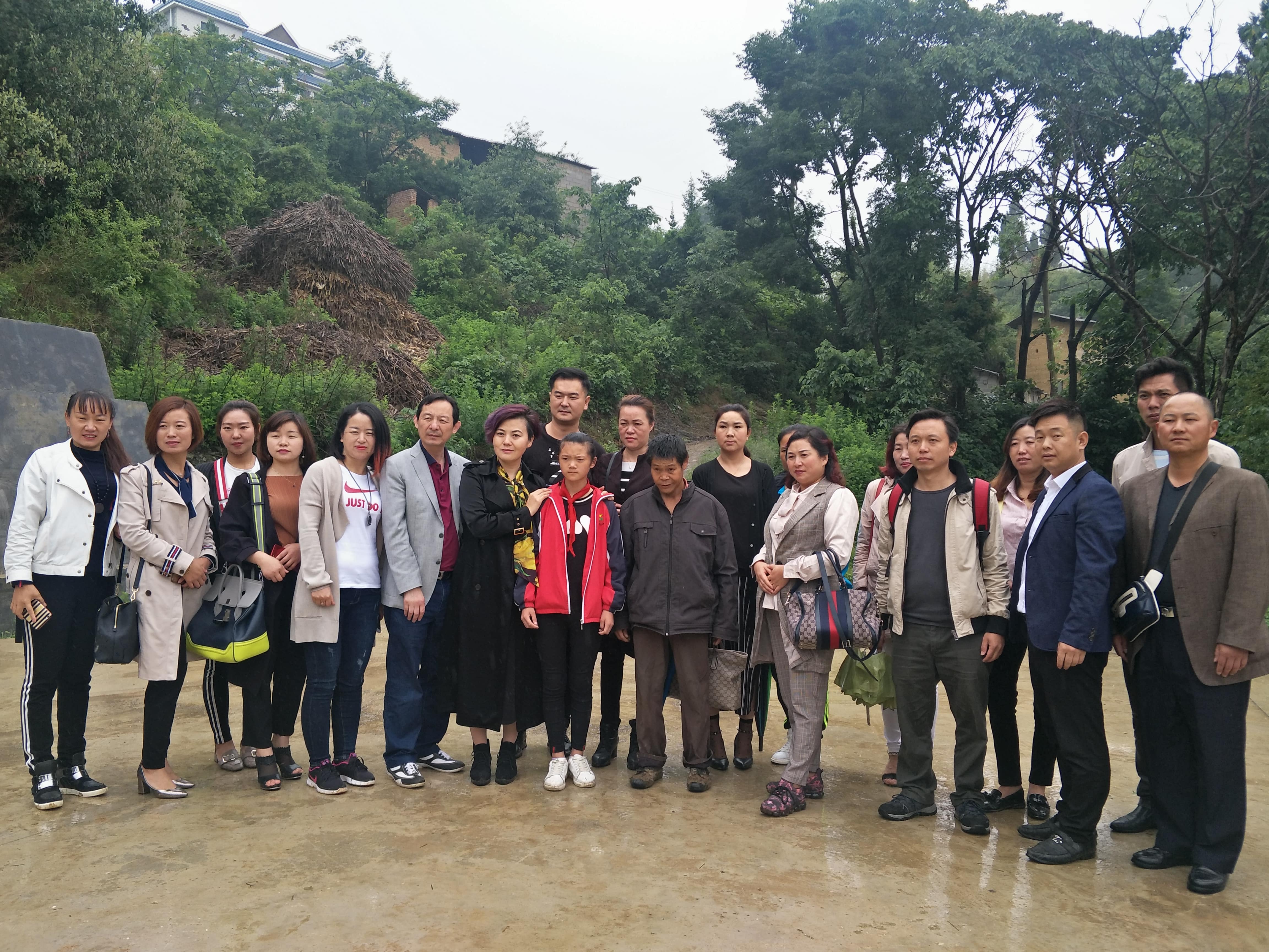 第152所 石林彝族自治县路美邑中心学校路美邑九游在线-九游在线（中国）
李凤莲小学