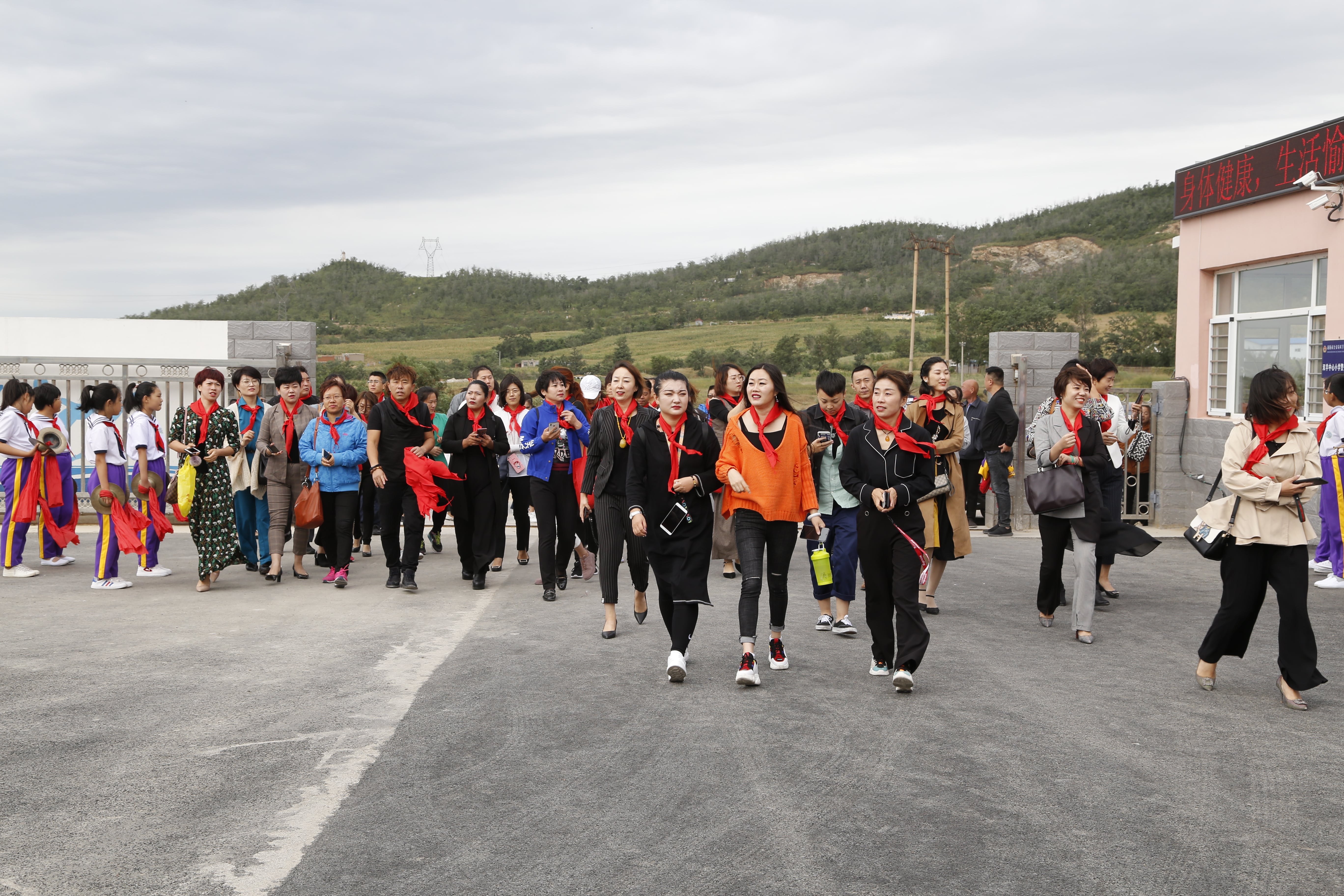 第163所 凌海市双羊镇九游在线-九游在线（中国）
孙翔宇小学